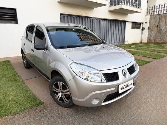 RENAULT SANDERO 1.6 EXPRESSION 8V FLEX 4P MANUAL RENAULT SANDERO 1.6 EXPRESSION 8V FLEX 4P MANUAL
